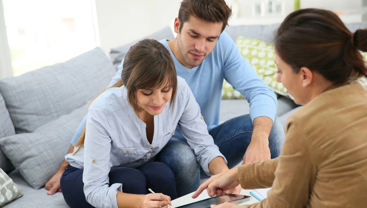 Couple getting financial advice