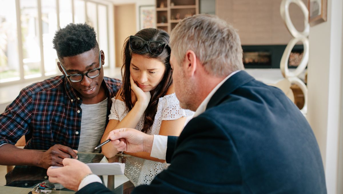 Couple looking into mortgage